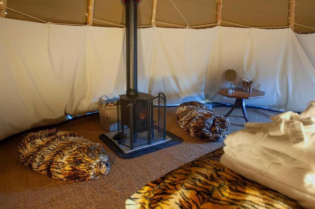 Готель Burtree House & Retreats Tipi With Secluded Hot Tub Thirkleby Екстер'єр фото