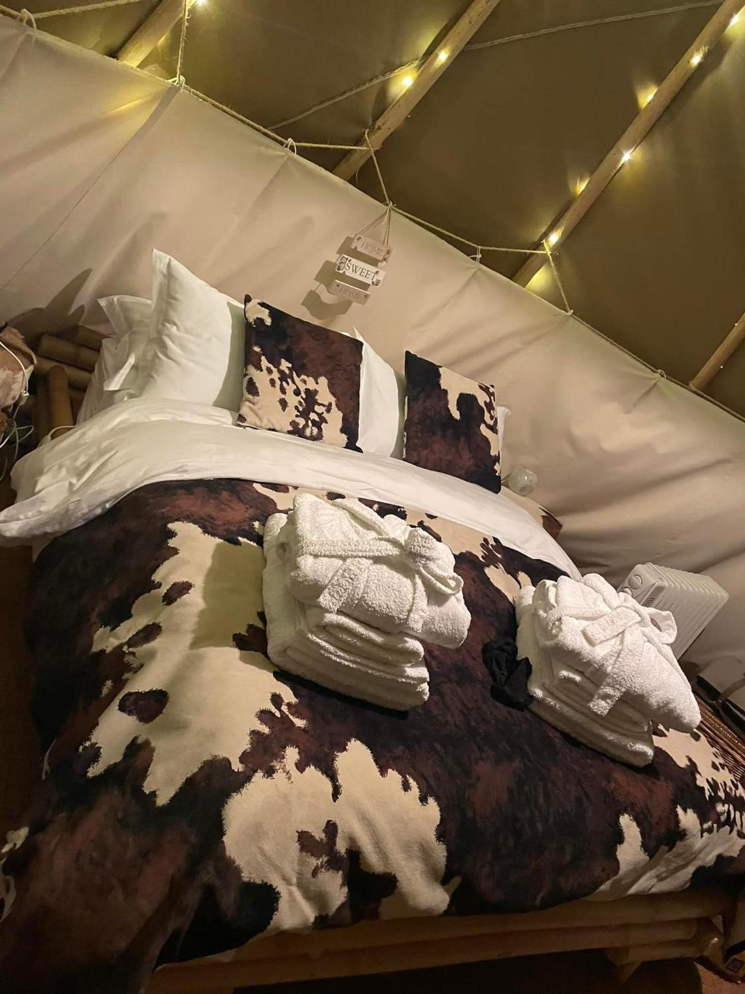 Готель Burtree House & Retreats Tipi With Secluded Hot Tub Thirkleby Екстер'єр фото