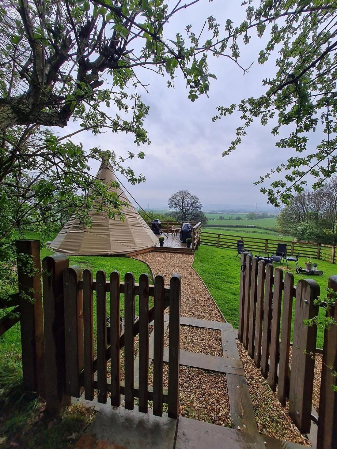 Готель Burtree House & Retreats Tipi With Secluded Hot Tub Thirkleby Екстер'єр фото